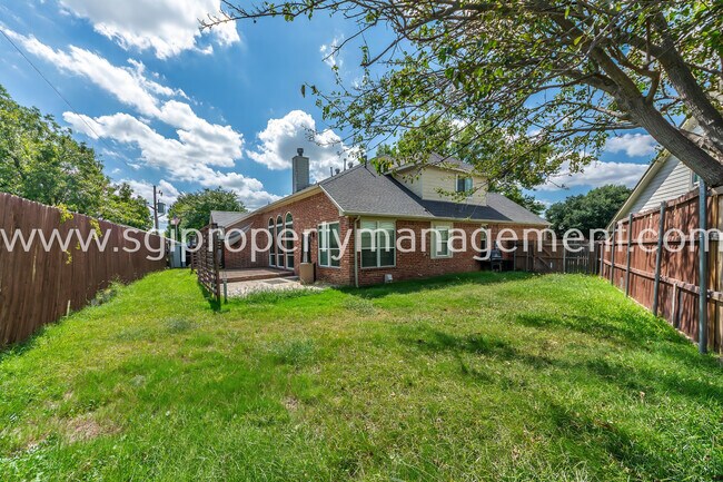 Building Photo - 6001 Pinwood Cir