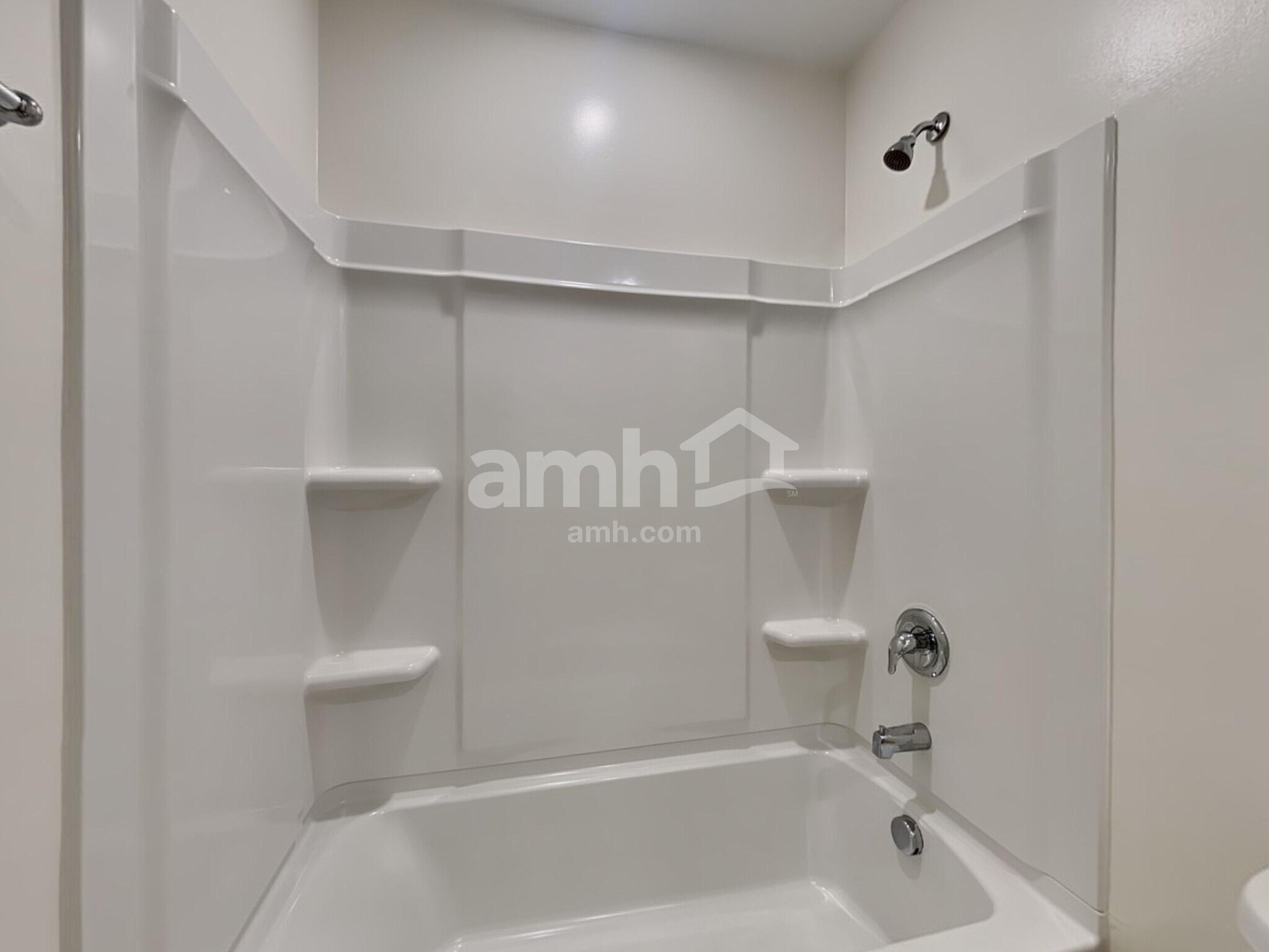 Building Photo - 636 Redbud Ln