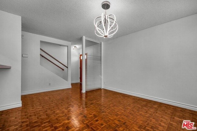 Building Photo - 938 5th St