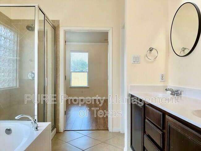 Building Photo - 2946 Todd Tr