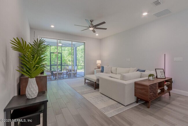 Building Photo - 348 Clifton Bay Lp