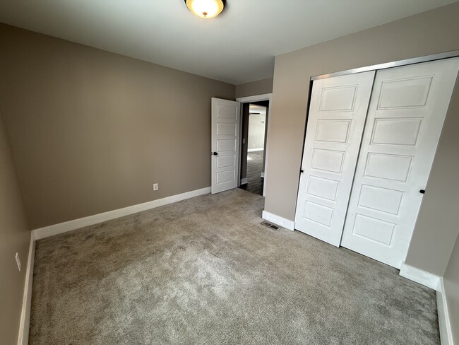 Building Photo - 601 Leonard St