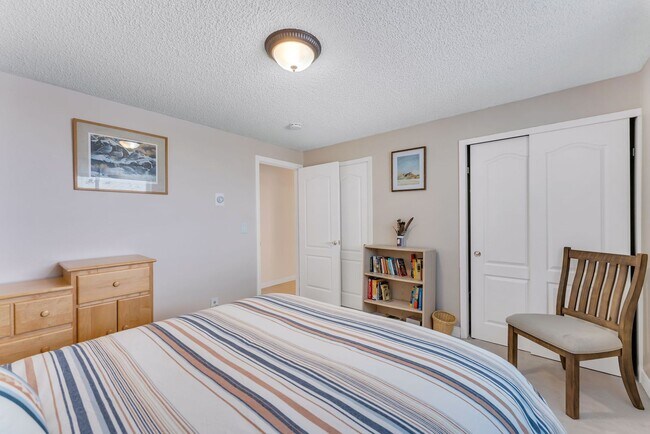 Building Photo - FULLY FURNISHED Home in the Mountains