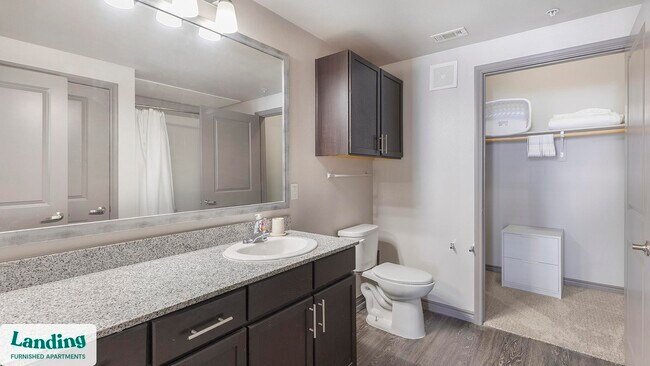 Building Photo - 650 S Main St