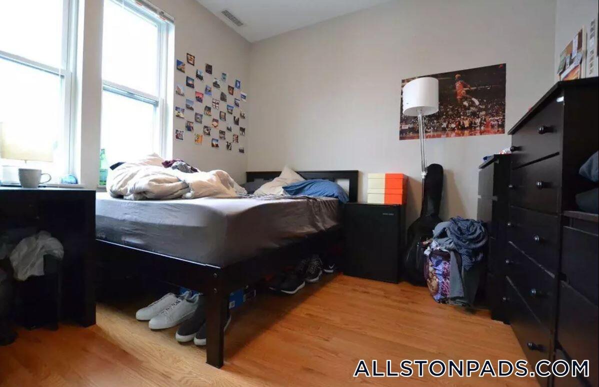 Building Photo - 55 Glenville Ave