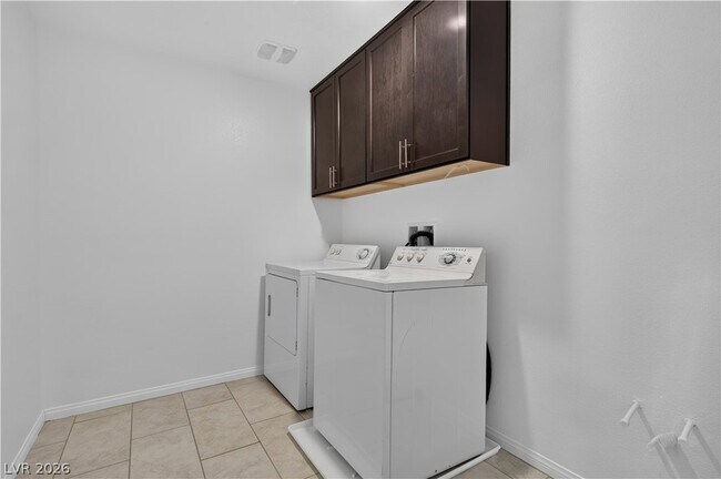 Building Photo - 325 Breve Ct