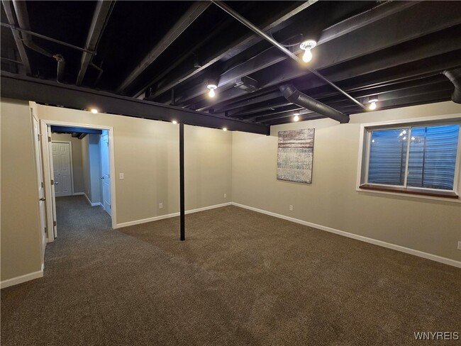 Building Photo - 113 South Dr