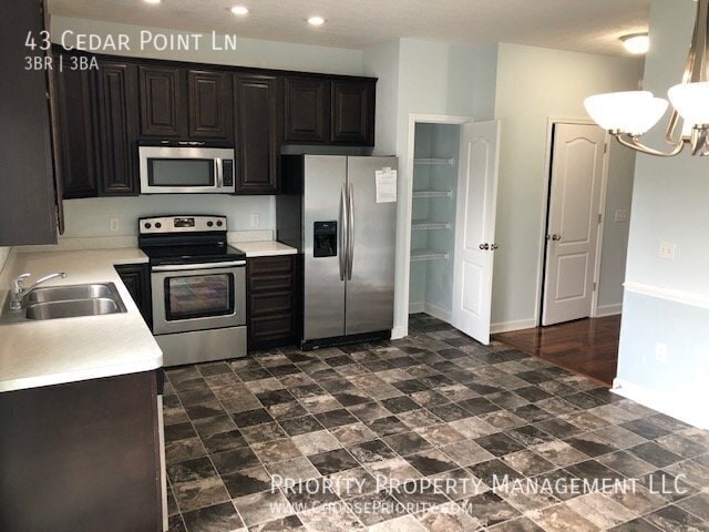 Building Photo - 43 Cedar Point Ln