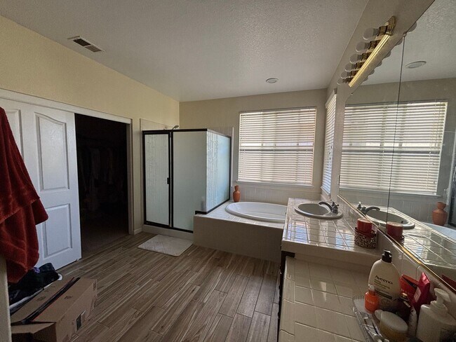 Building Photo - 9829 Waterfowl Dr