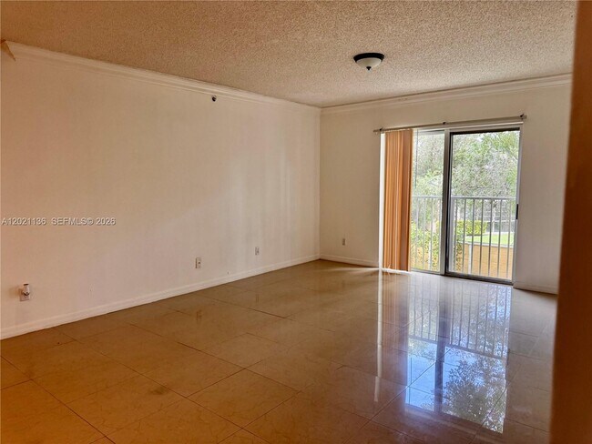 Building Photo - 9909 Westwood Dr