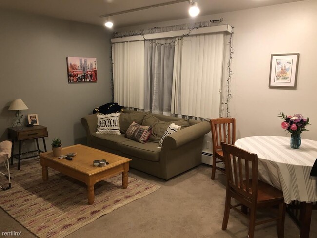 Building Photo - 2 br, 1 bath Apartment - 402 Hill St