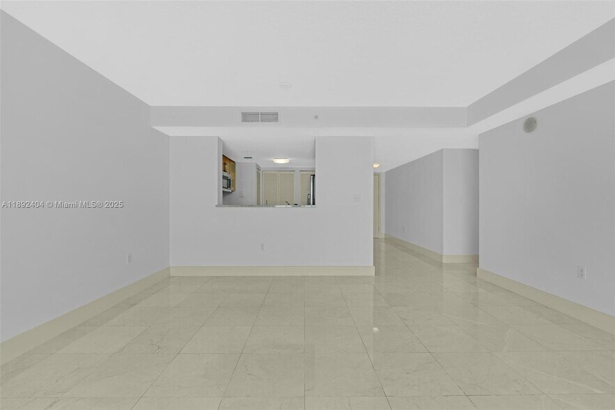 Building Photo - 2101 Brickell Ave