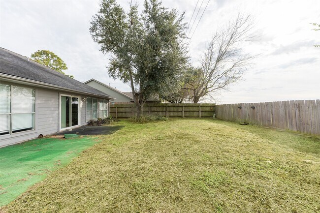 Building Photo - 6307 Pleasant Stream Dr