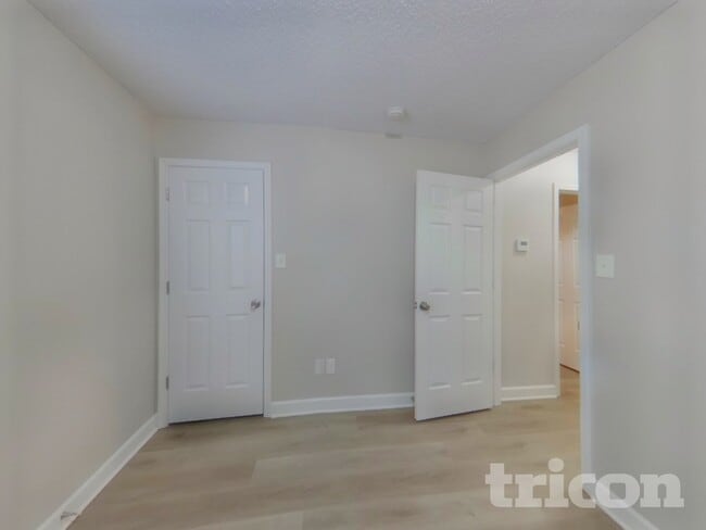 Building Photo - 2918 Brekonridge Centre Dr