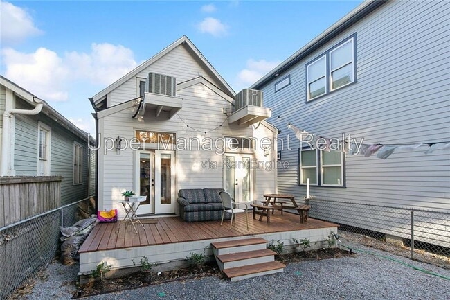 Building Photo - 7512 Freret St