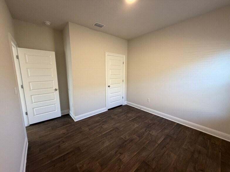 Building Photo - 14902 Dalton Cir