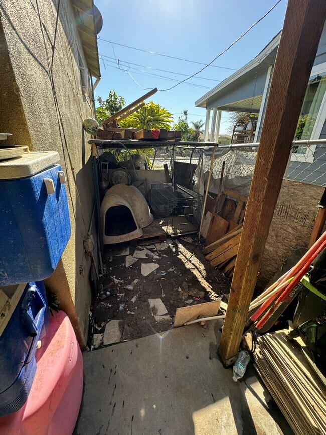 Building Photo - La Habra Duplex