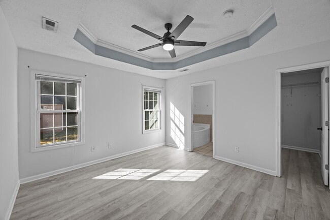 Building Photo - 335 Tall Pine Rd