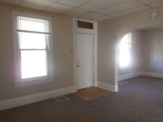 Building Photo - 308 E Church St