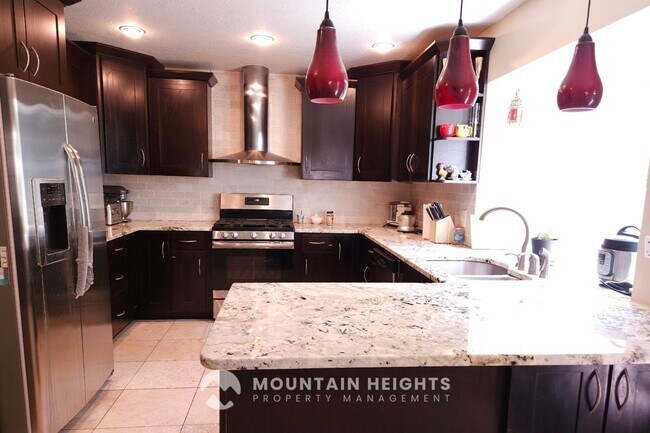 Building Photo - 2096 Rainbow Point Dr