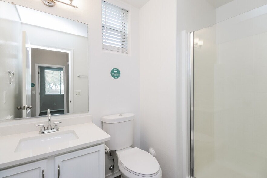 Building Photo - 2732 S Arroyo Ln