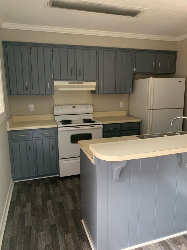 Building Photo - E Blackstock Rd -14