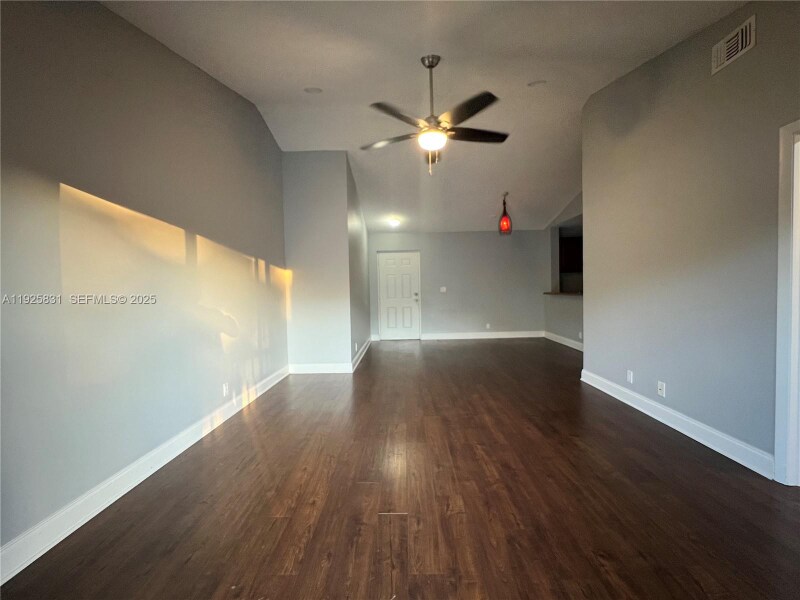 Building Photo - 5621 Riverside Dr