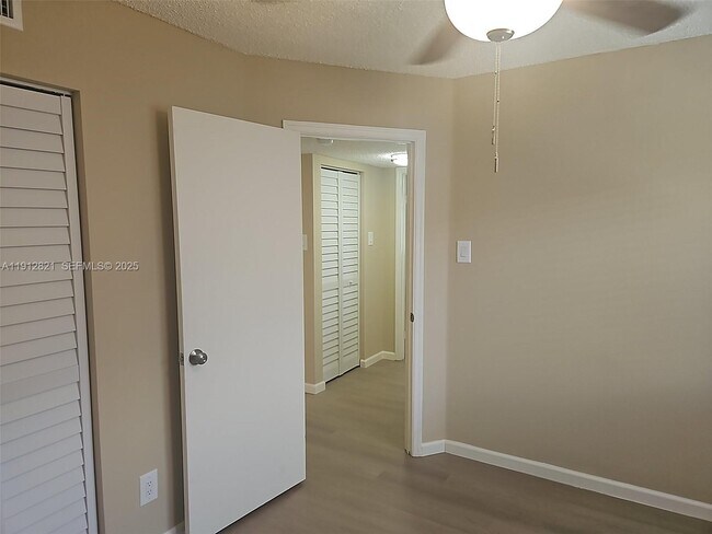 Building Photo - 10630 SW 158th Ct