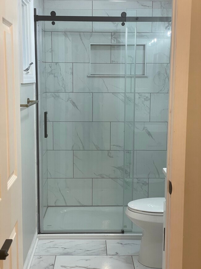 Building Photo - 1312 13th Ave SW