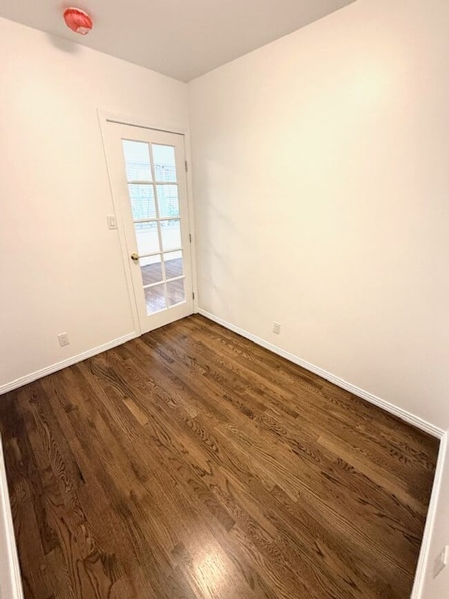 Building Photo - Bungalow - 1 bedroom + Office = natural wood floors, mini split a/c , new appliances, private pat...