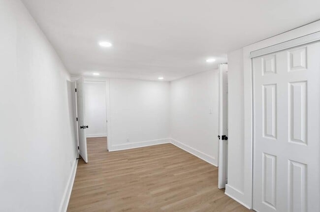 Building Photo - 630 Ewing Ave