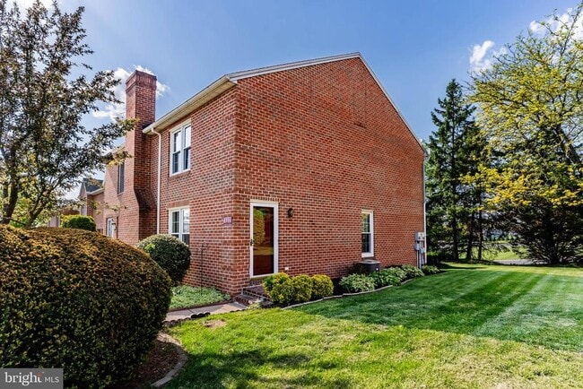 Building Photo - 4111 Nantucket Dr