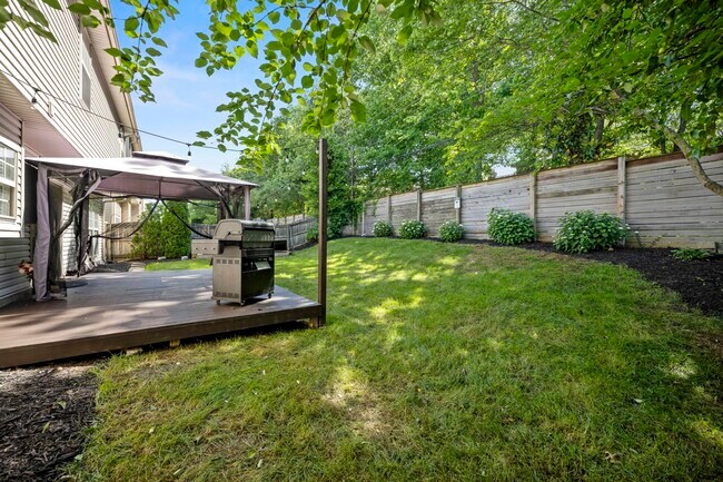 Building Photo - 4016 Kenesaw Dr