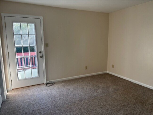 Building Photo - 1090 Wilkins Dr