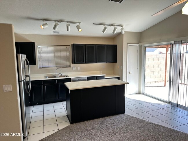 Building Photo - 3057 W Cat Balue Dr