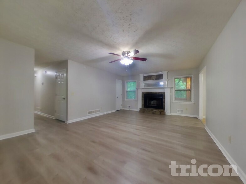 Building Photo - 143 Aspen Ct