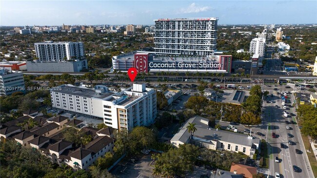 Building Photo - 2740 SW 28th Terrace