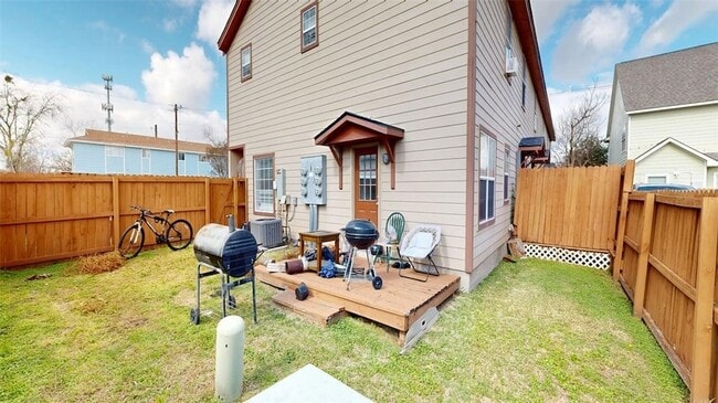 Building Photo - 301 Nimitz St