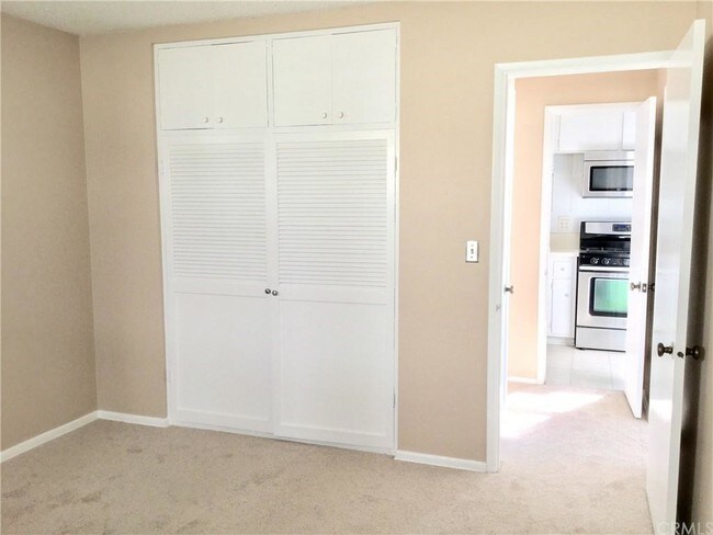 Building Photo - 31503 Shrewsbury Dr