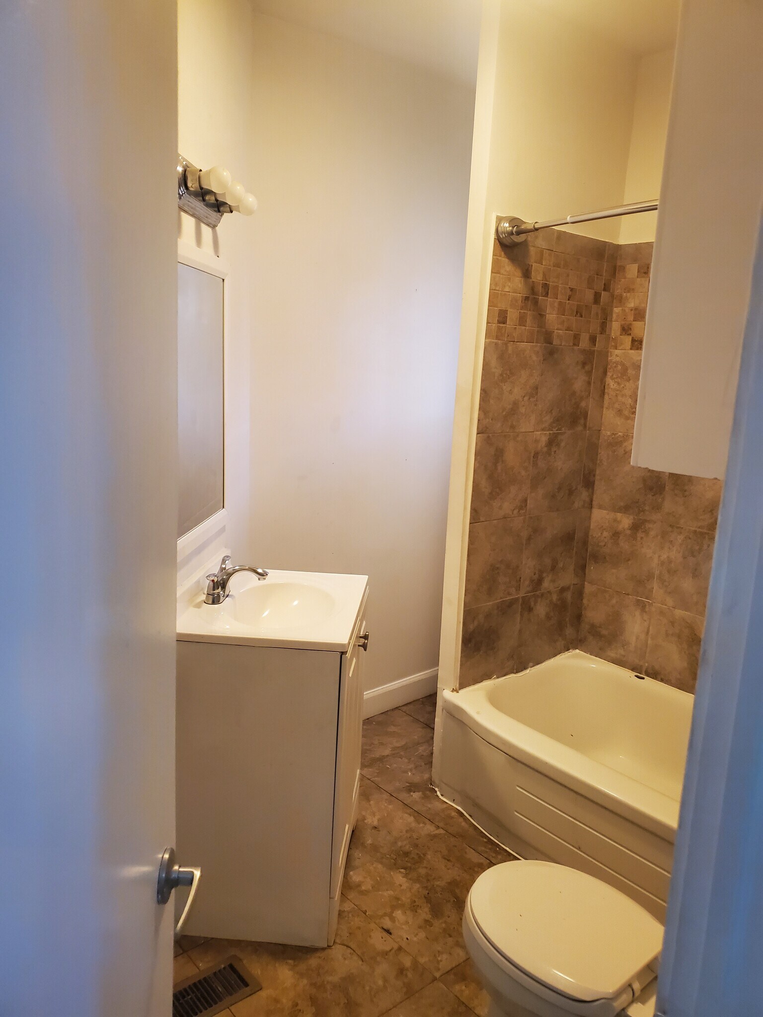 Bathroom - 5513 Edna Ave