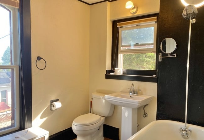 Building Photo - 2 Bed/2 Bath Historic Home with Storage, Porch & Deck, Pet Friendly