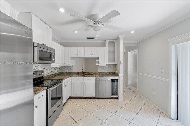 Building Photo - 23257 Boca Club Colony Cir