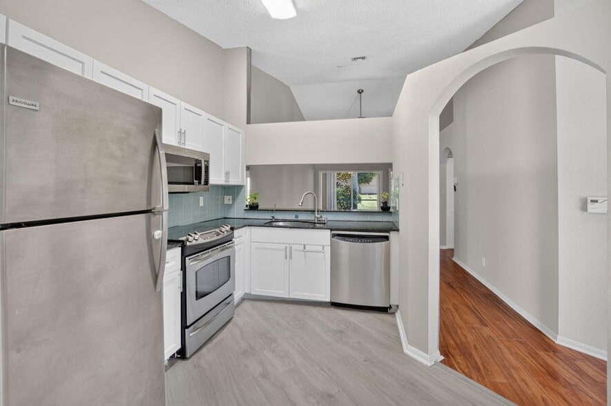 Kitchen 2 - 8108 Summer Shores Dr