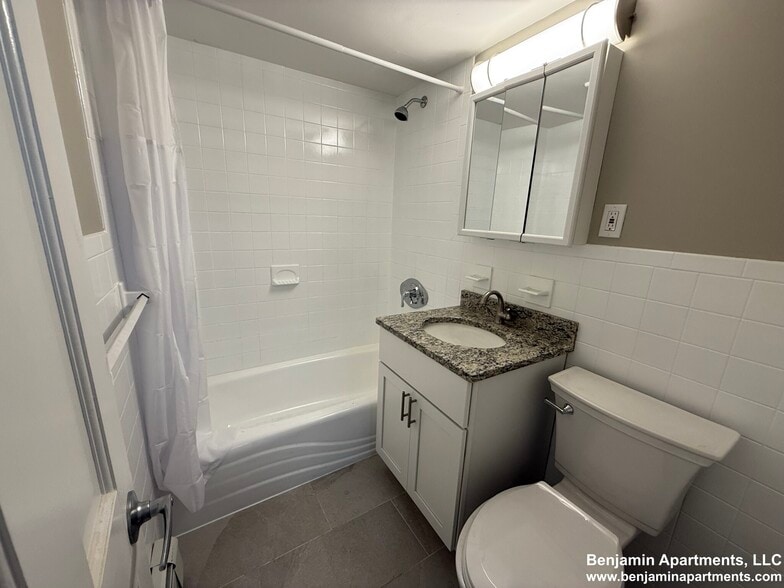 Building Photo - 268 Grove St