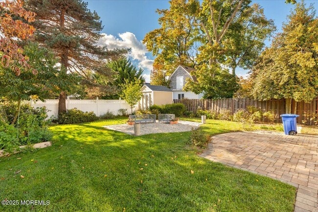 Building Photo - 14 Prospect Ave N