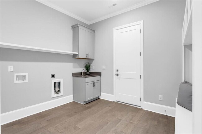 Building Photo - 909 Sunny Meadows Ln