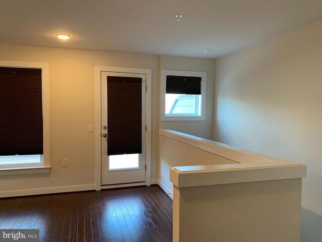 Building Photo - 13348 Sherwood Park Ln