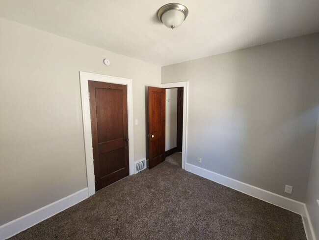 Building Photo - 2793 E 125th St