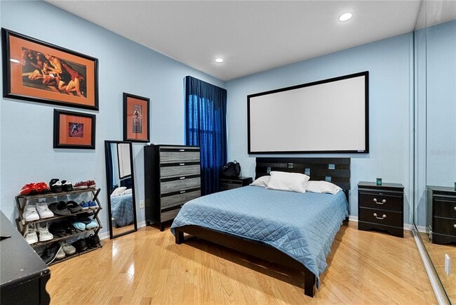 Building Photo - 1352 Oakcrest Ct