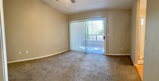 Building Photo - MOVE IN BONUS !! STUNNING BEAUTIFUL 3BD/2.5BA W/ DEN AREA CONDO/TOWNHOME LOCATED IN SUMMERLIN
